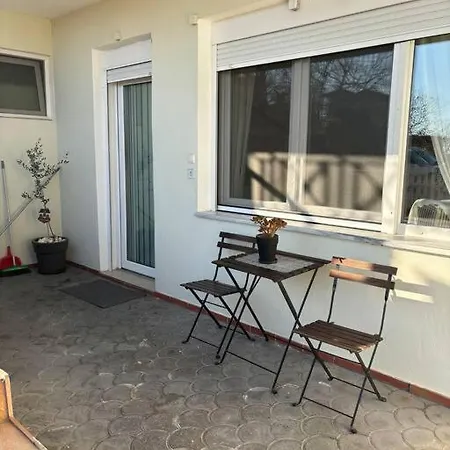 Dt Garden'S Apartment Drama Exterior photo