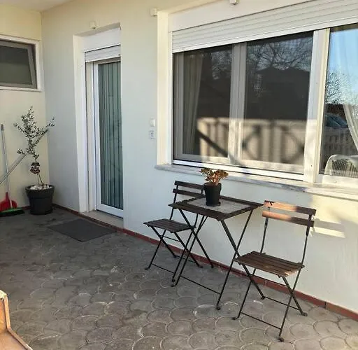 Dt Garden\'S Apartment